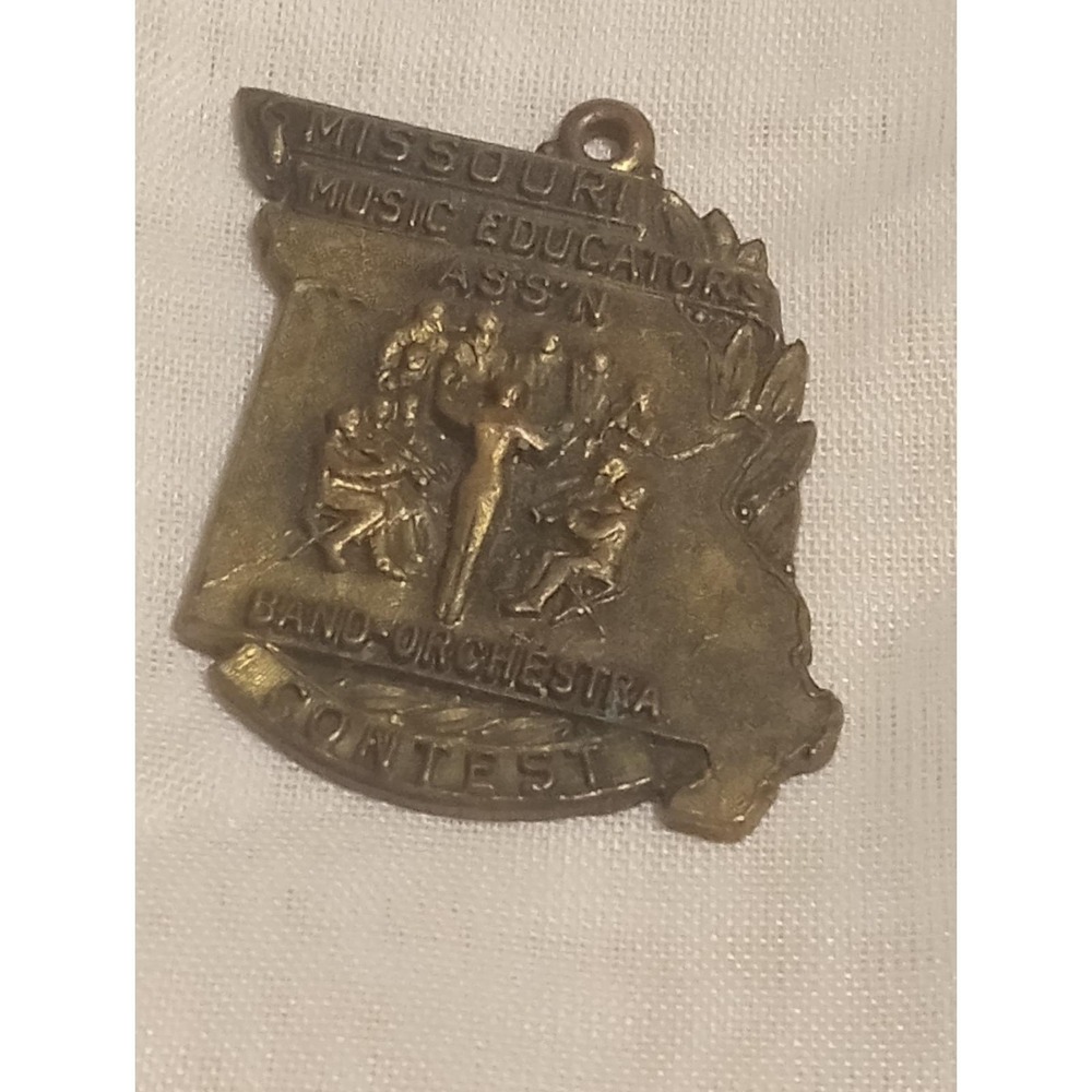 Vintage Missouri Music Educators Assn Band Orchestra Contest Medal Badge